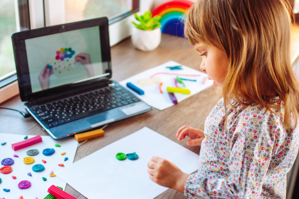child learning artwork via remote learning